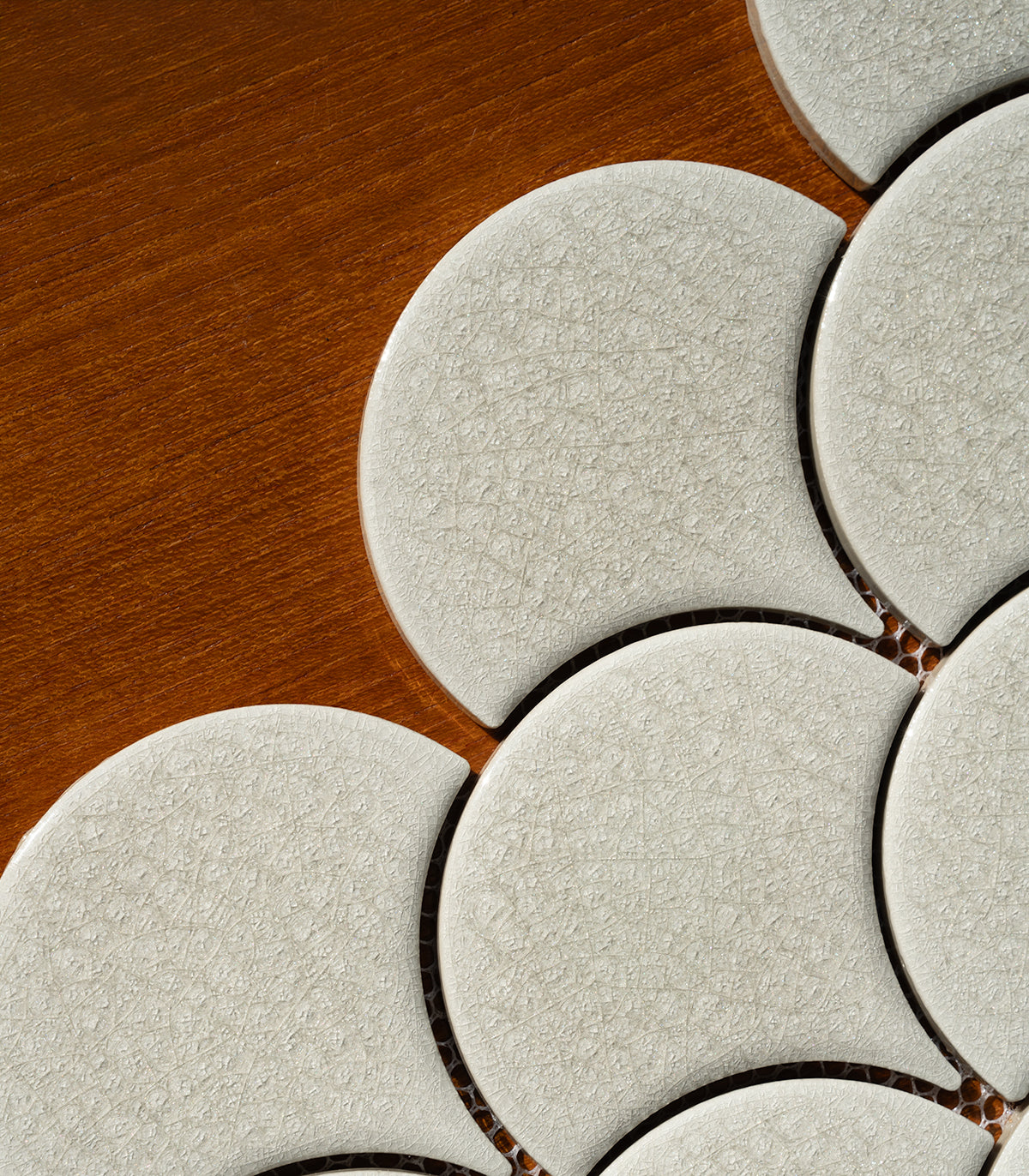 Mozaika fish scale white creme