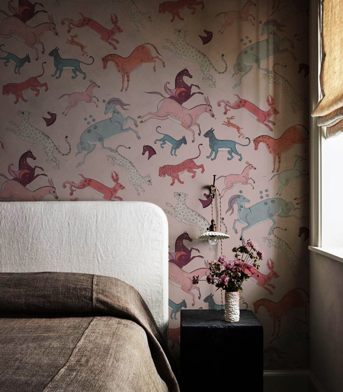 Tapeta Oriental Animals Light Pink - Wallcolors®