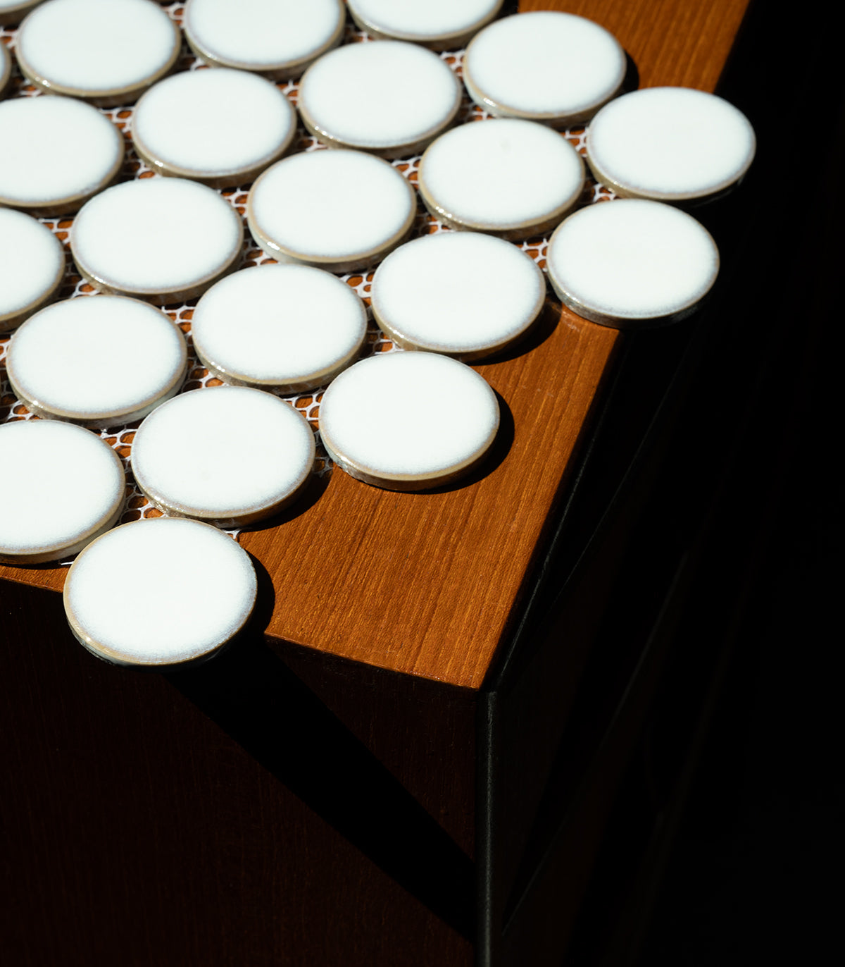 Mozaika circle dots white