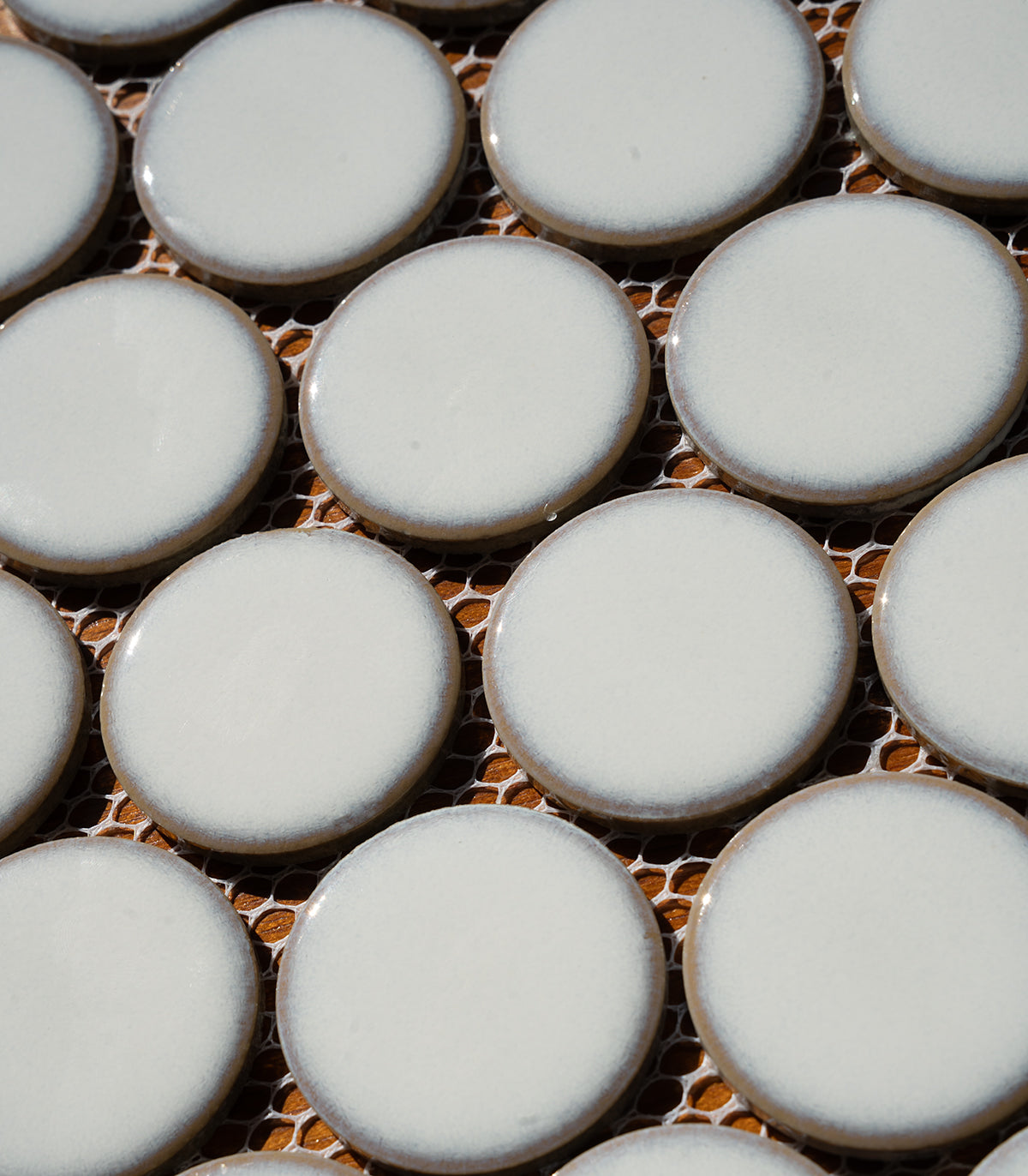 Mozaika circle dots white