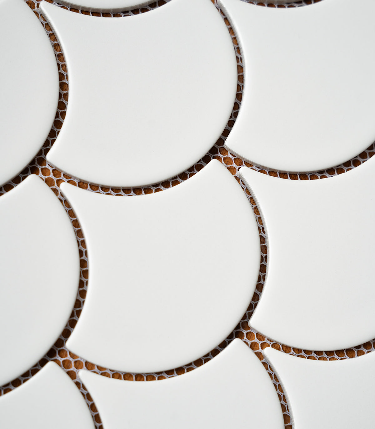 Mozaika fish scale white matte